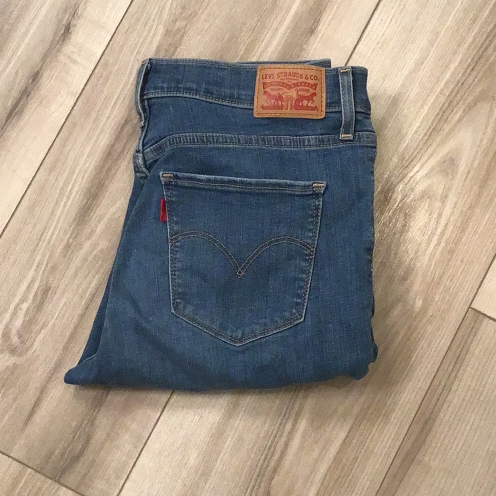 Levi’s 720 High Rise Supper Skinny - size 30